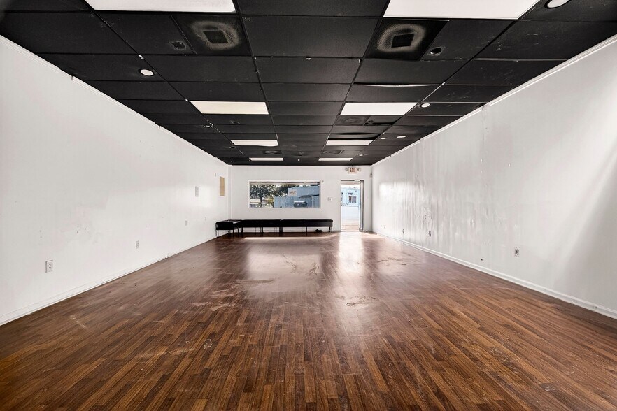 More Photos Of 4421-4443 Skidaway Rd, Savannah Storefront Retail Office For Lease