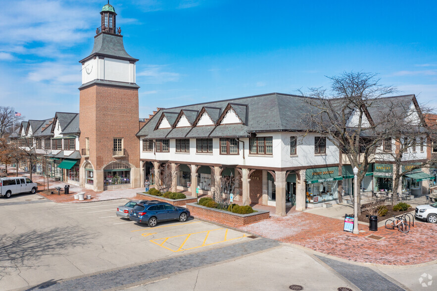 Primary Photo Of 272 Market Sq, Lake Forest Storefront Retail Office For Lease