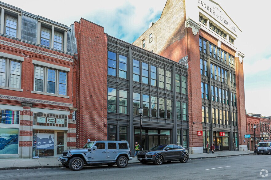More Photos Of 343-347 Newbury St, Boston Storefront For Lease