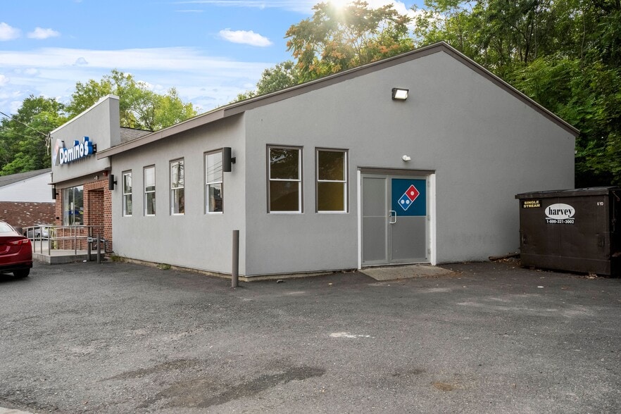 More Photos Of 604-610 Main St, Clinton Freestanding For Sale