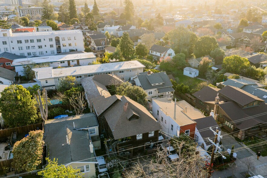 More Photos Of 219 John St, Oakland Apartments For Sale