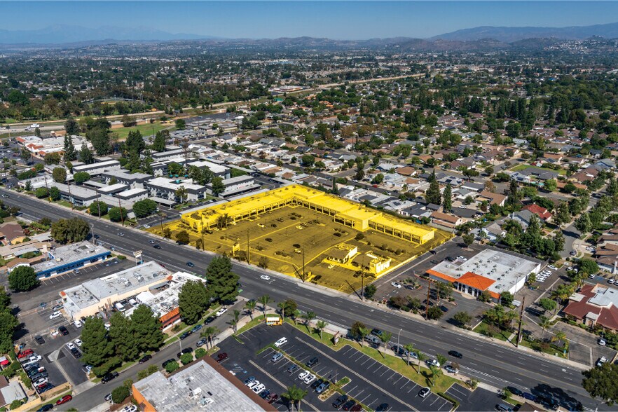 More Photos Of 2521-2525 N Grand Ave, Santa Ana Storefront For Sale