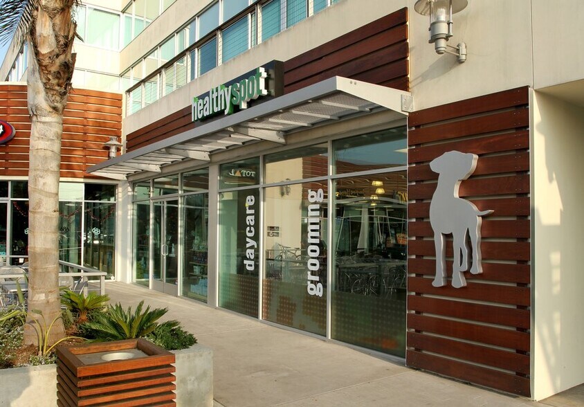 More Photos Of 4720 Lincoln Blvd, Marina Del Rey General Retail For Lease