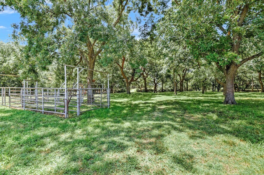 More Photos Of 27160 State Highway 56, Whitesboro Land For Sale