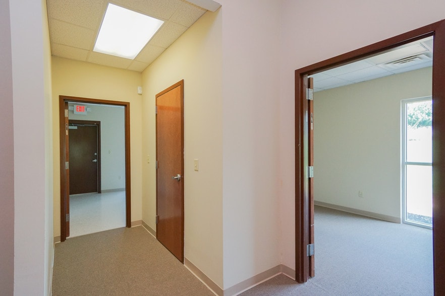 More Photos Of 100 Perpetual Sq, Anderson Medical For Lease