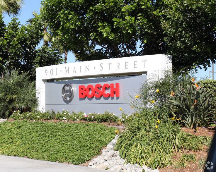 More Photos Of 1901 Main St, Irvine Office For Sale