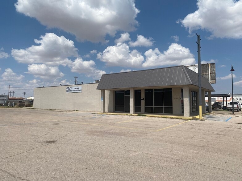 More Photos Of 2031 Andrews Hwy, Odessa General Retail For Lease
