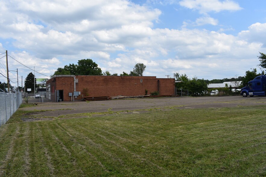 More Photos Of 1038 Triplett Blvd, Akron Manufacturing For Sale