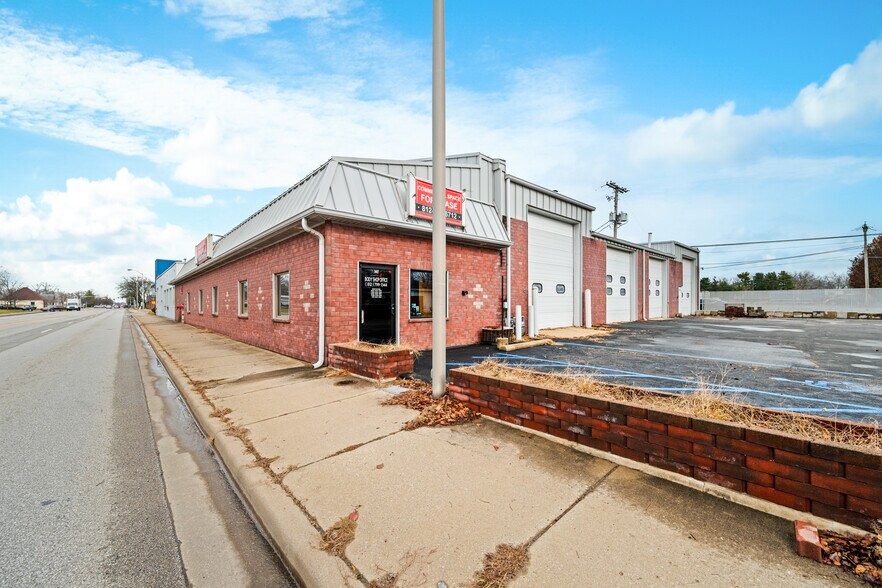 More Photos Of 1441 Central Ave, Columbus Auto Repair For Lease