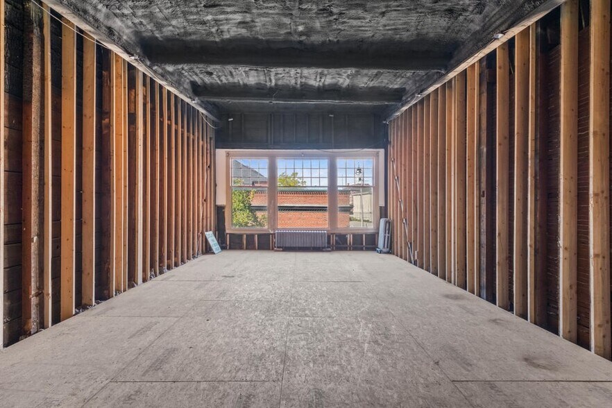 More Photos Of 367 Main St, Rockland Storefront For Sale