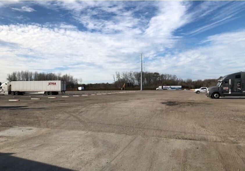 More Photos Of 5792 Northampton Blvd, Virginia Beach Flex For Lease