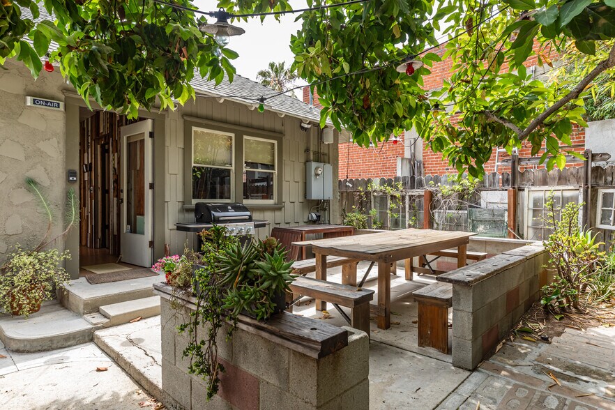 More Photos Of 1231 Abbot Kinney Blvd, Venice General Retail For Lease