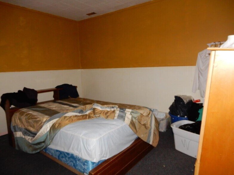 More Photos Of 7024 North Rd, North Religious Facility For Sale