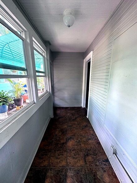 More Photos Of 619 Kirkwood Ter N, Saint Petersburg Apartments For Sale