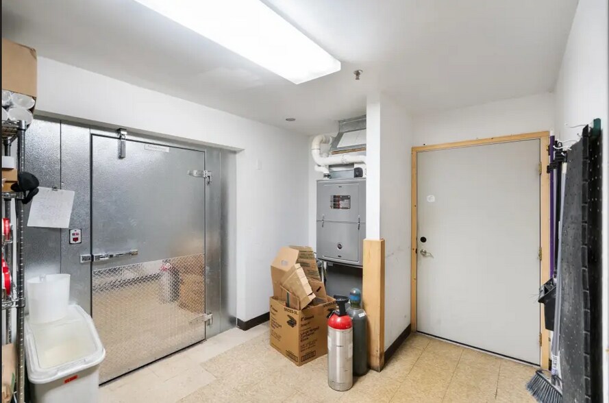 More Photos Of 117 W Jamet St, Mackinaw City General Retail For Lease