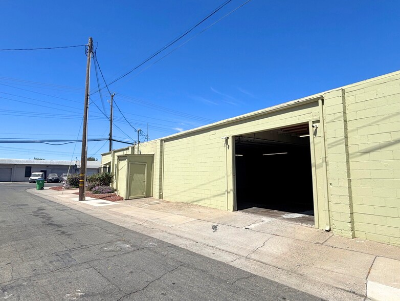 More Photos Of 4095 Deeble St, Sacramento Industrial For Lease