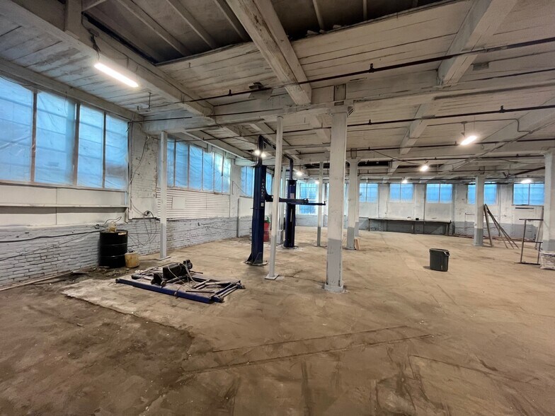 More Photos Of 3108 Fox St, Philadelphia Light Manufacturing For Lease
