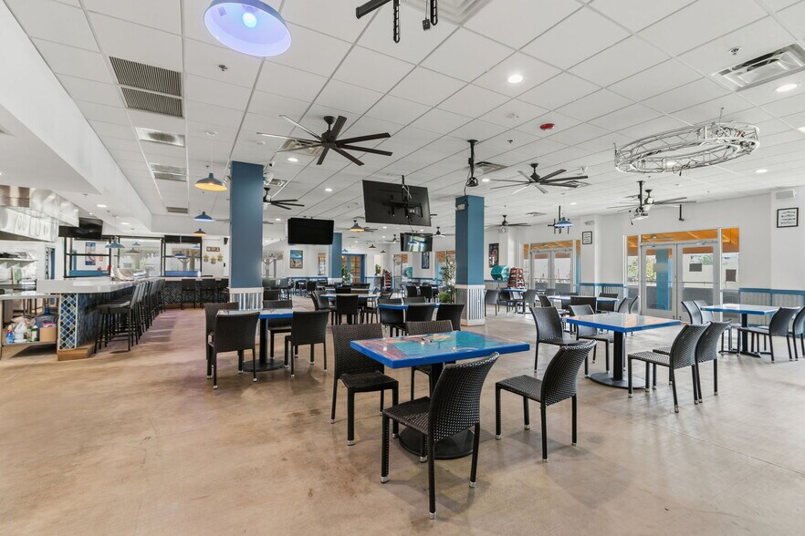 More Photos Of 3302 Shaver St, Pasadena Restaurant For Lease