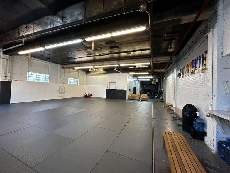 More Photos Of 50-52 Graham St, Jersey City Storefront Retail Office For Lease