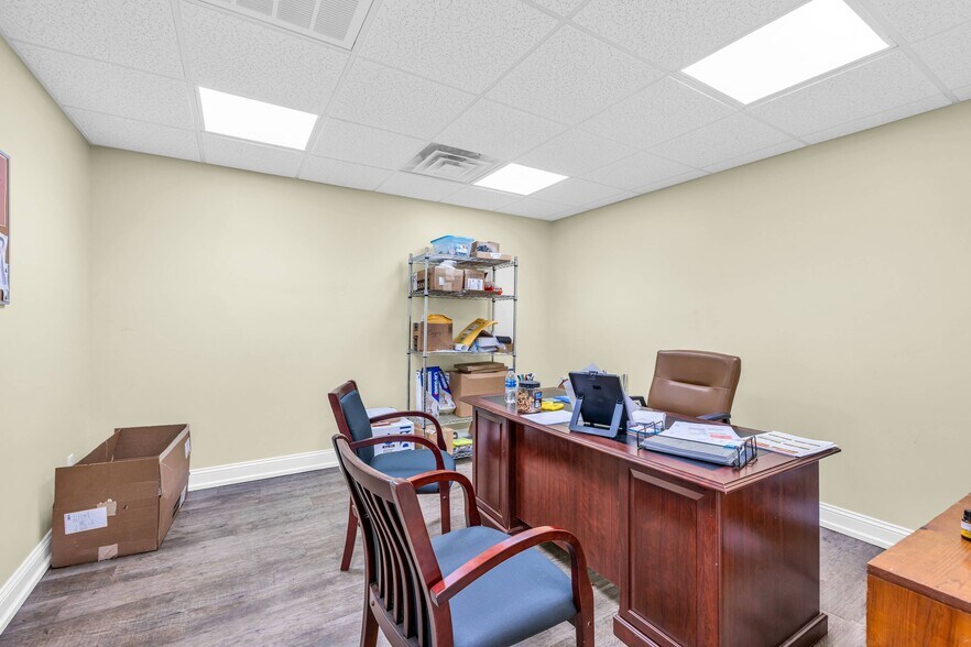 More Photos Of 24 Hartwell St, Royston Office For Sale