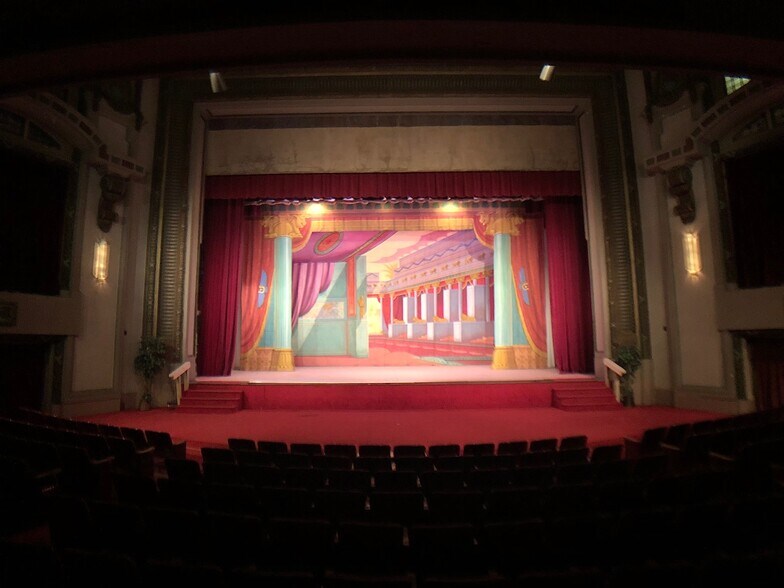 More Photos Of 727 Ohio St, Terre Haute Theater Concert Hall For Sale