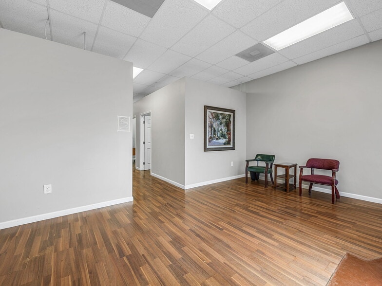 More Photos Of 516 E Main St, Spartanburg Storefront For Sale