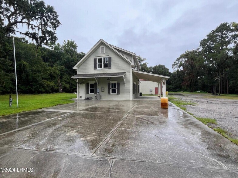 More Photos Of 25 Toppers Ln, Beaufort Office Residential For Sale