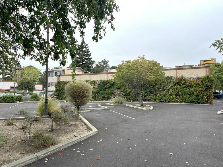 More Photos Of 22297 Mission Blvd, Hayward General Retail For Sale