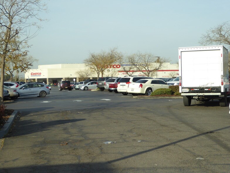 More Photos Of 1946 Davis St, San Leandro Auto Repair For Sale