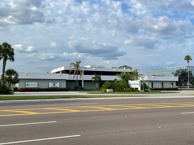 More Photos Of 3663 Bee Ridge Rd, Sarasota Medical For Lease