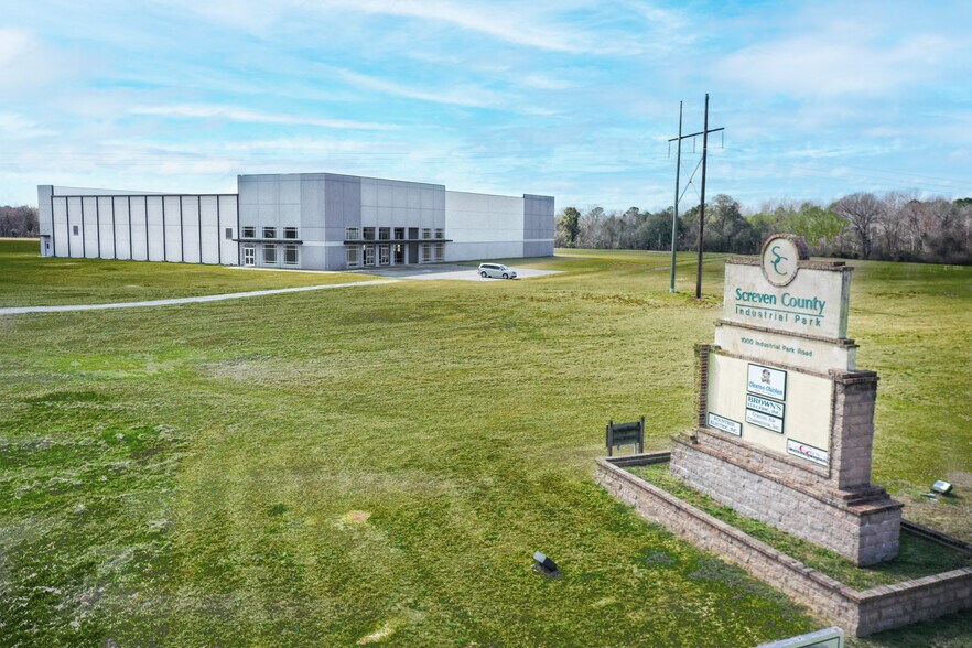 More Photos Of 701 Industrial Park Rd, Sylvania Warehouse For Sale