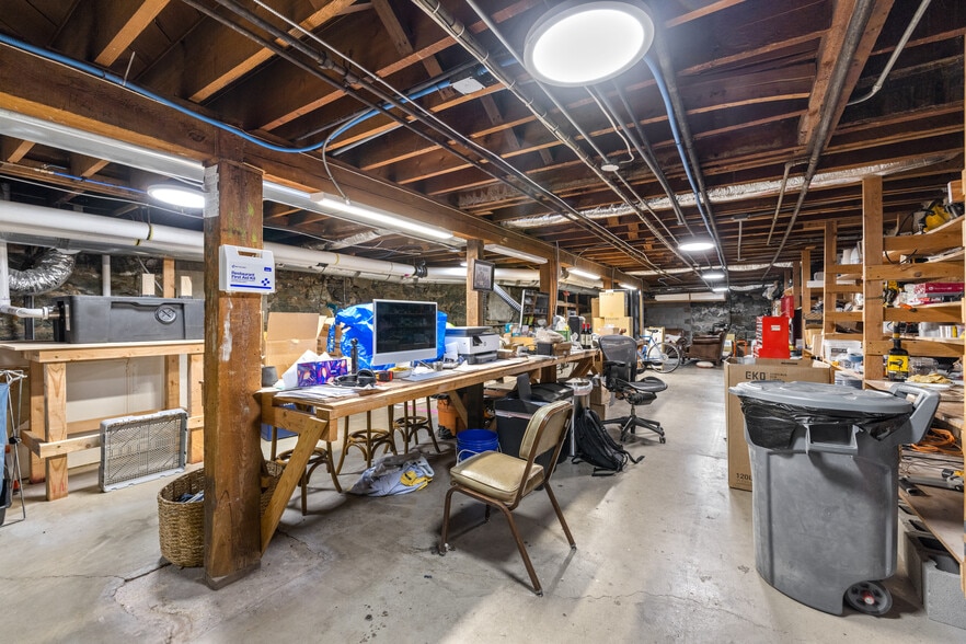 More Photos Of 17 2nd St E, Kalispell Storefront Retail Office For Sale