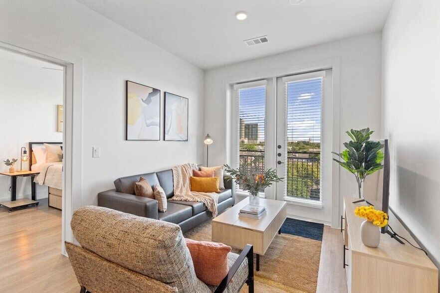 More Photos Of 713 Richmond Ave, Houston Apartments For Lease