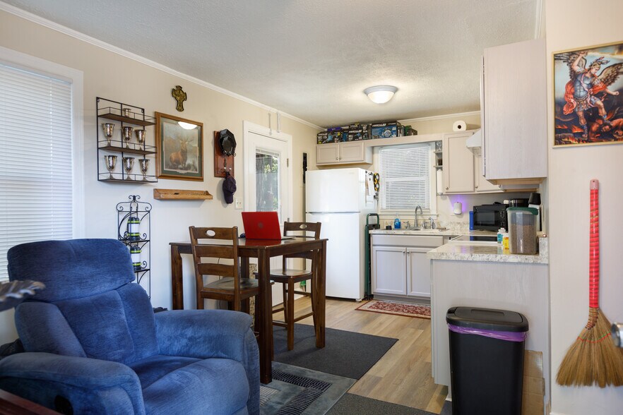 More Photos Of 100-102 Twin Acres Dr, Fayetteville Apartments For Sale