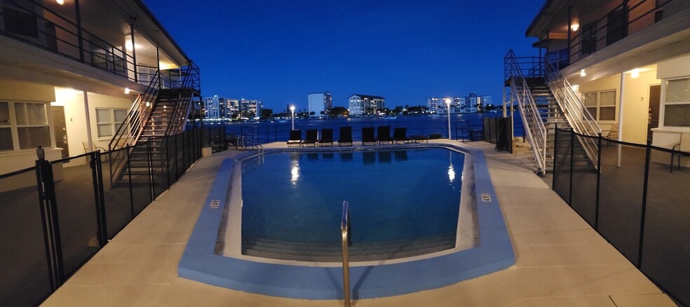 More Photos Of 621 Bay Esplanade, Clearwater Hotel For Sale