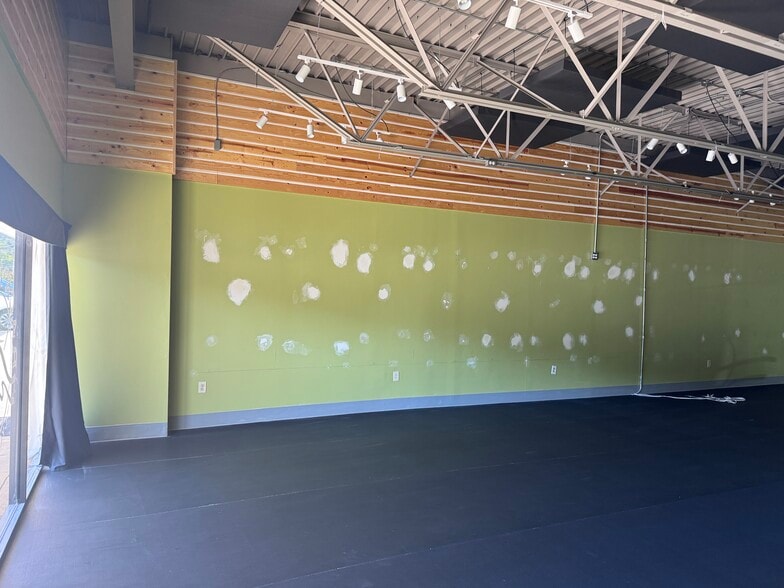 More Photos Of 199 John W Morrow Jr Pky, Gainesville Unknown For Lease