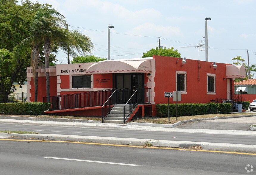 Primary Photo Of 250 SW 42nd Ave, Coral Gables Medical For Sale