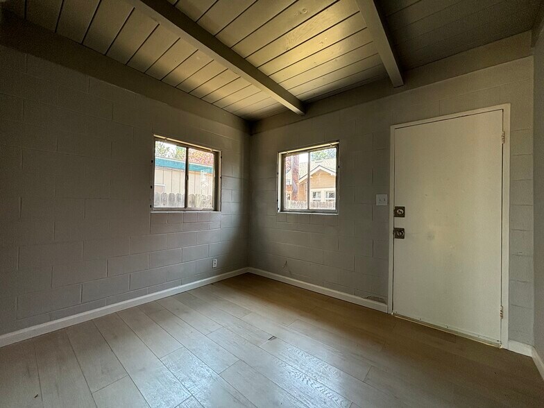 More Photos Of 409 Washington Blvd, Roseville Apartments For Sale