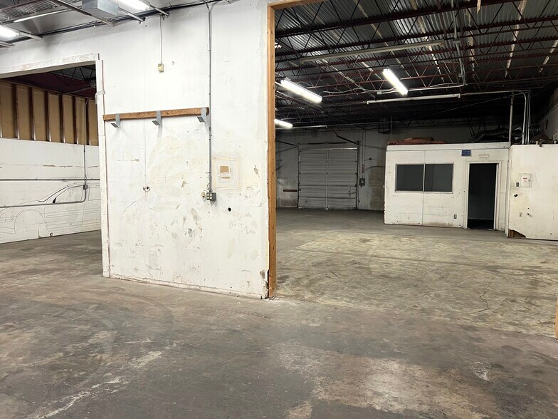 More Photos Of 5508-5516 Brewster St, San Antonio Warehouse For Lease