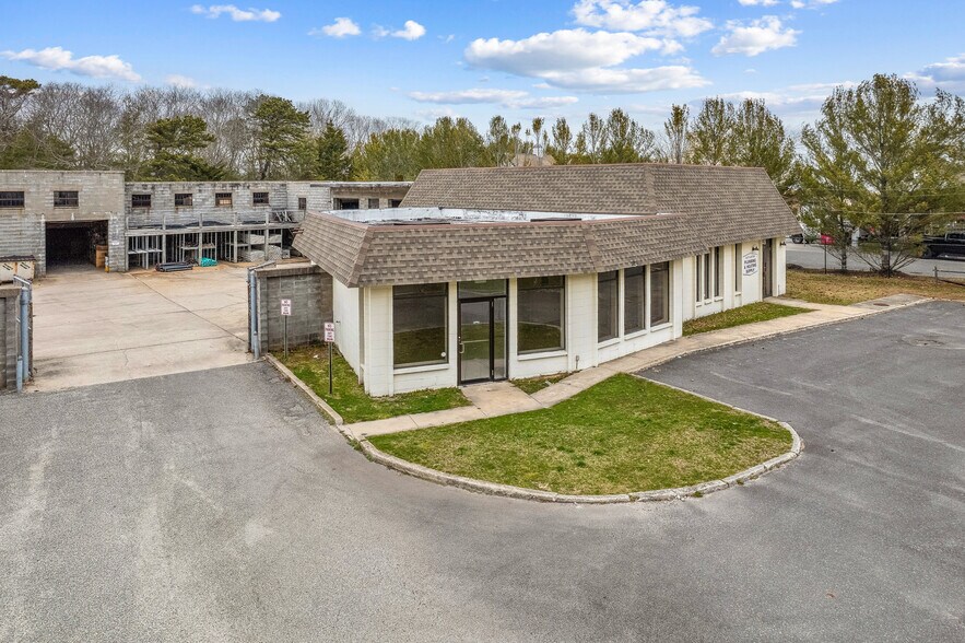 More Photos Of 348 Montauk Hwy, Wainscott Industrial For Sale