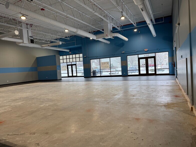 More Photos Of SEC Rte 83 & Aptakisic Rd, Long Grove Unknown For Lease