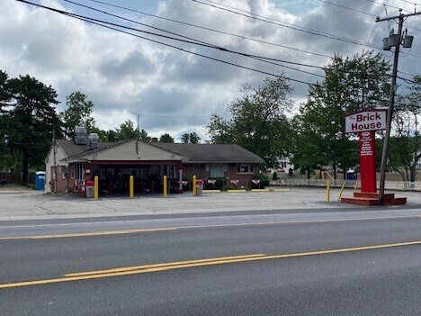 Primary Photo Of 1391 Hooksett Rd, Hooksett Restaurant For Sale