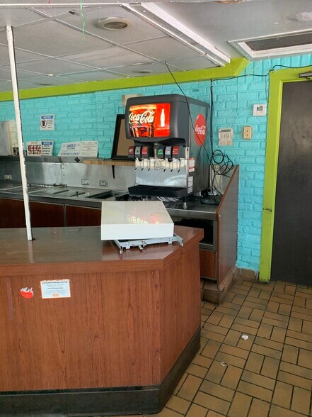 More Photos Of 2409 N Alexander Dr, Baytown General Retail For Lease