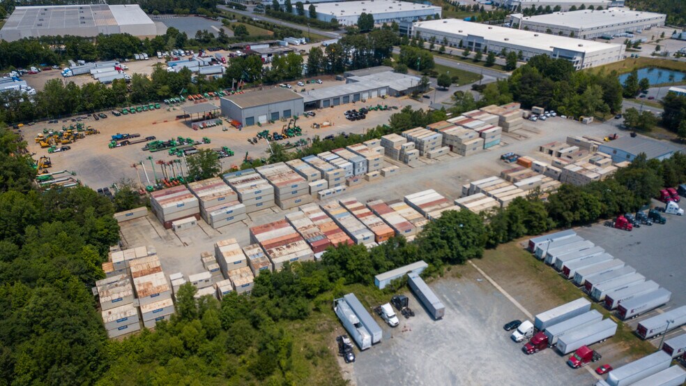 More Photos Of 7121 Statesville Rd, Charlotte Distribution For Lease