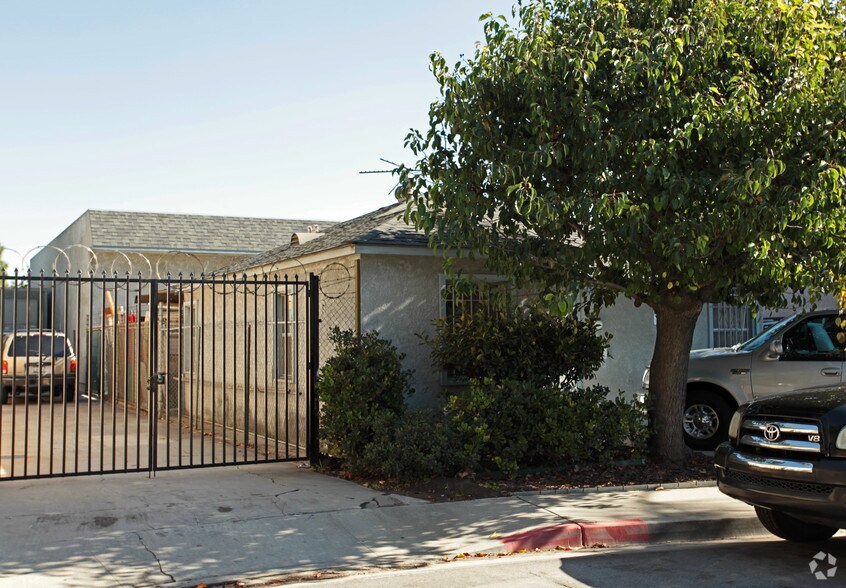 More Photos Of 17026 Roseton Ave, Artesia Warehouse For Sale