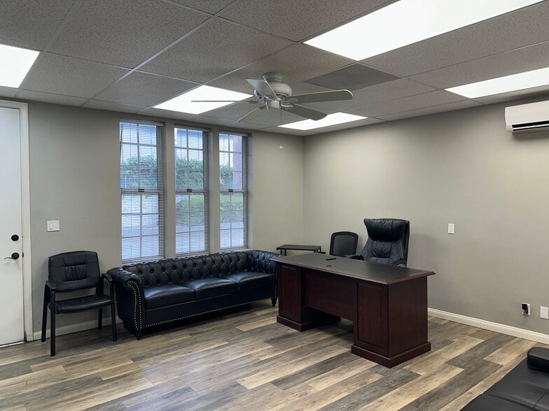 More Photos Of 8419 La Mesa Blvd, La Mesa Medical For Lease