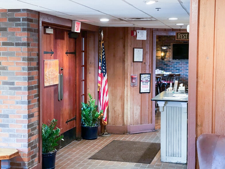 More Photos Of 2095 S Kirk Rd, Geneva Restaurant For Sale