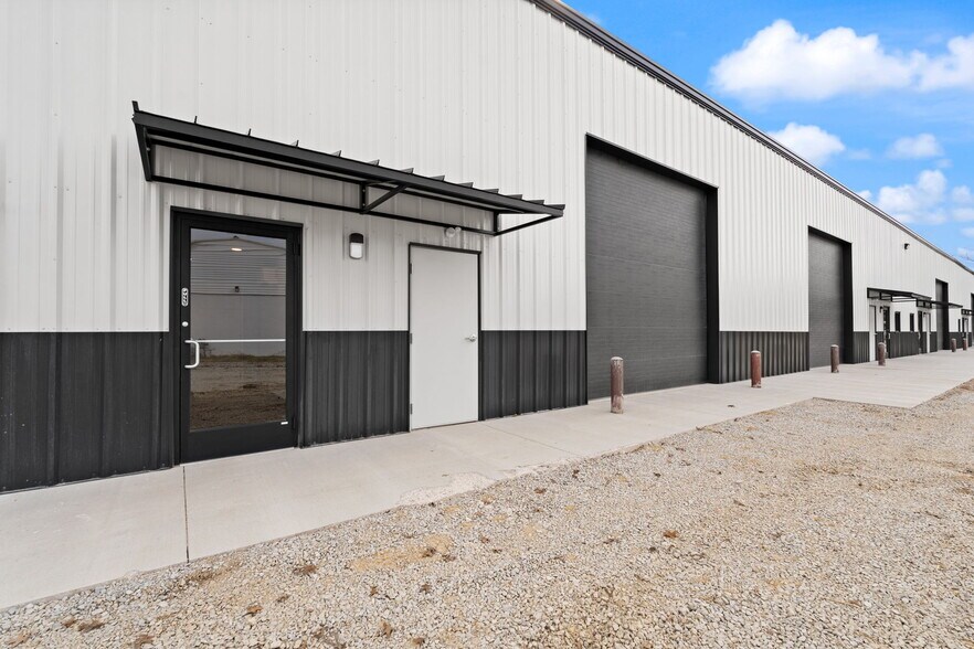 More Photos Of 331 1st Avenue, Shepherdsville Warehouse For Lease
