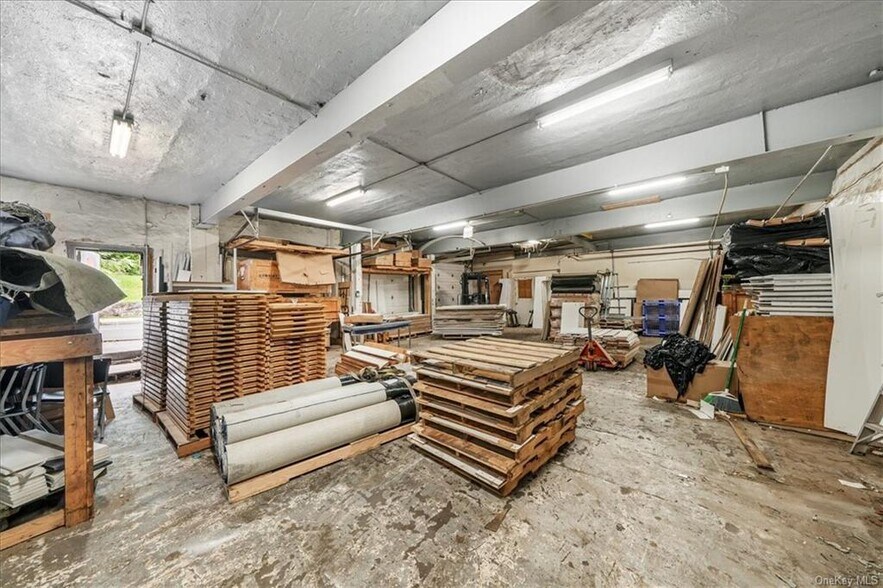 More Photos Of 179 Lindsey Ave, Buchanan Storefront Retail Office For Sale