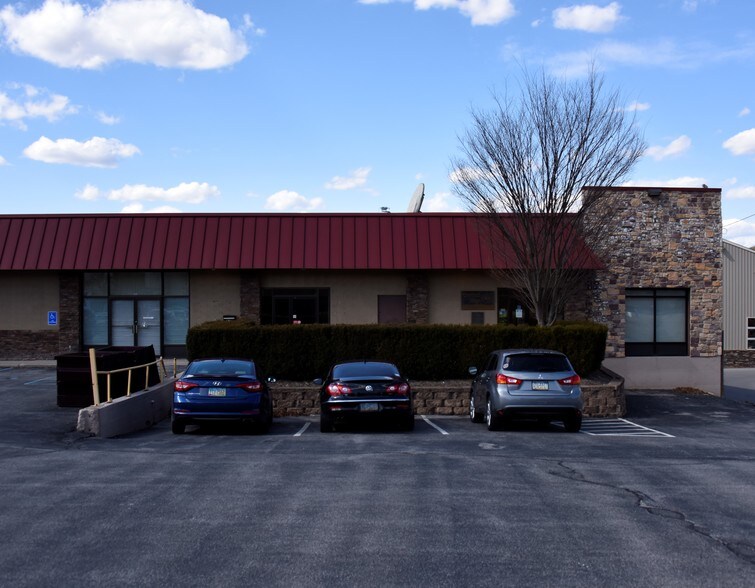 More Photos Of 5414-5506 6th Ave, Altoona Office For Lease